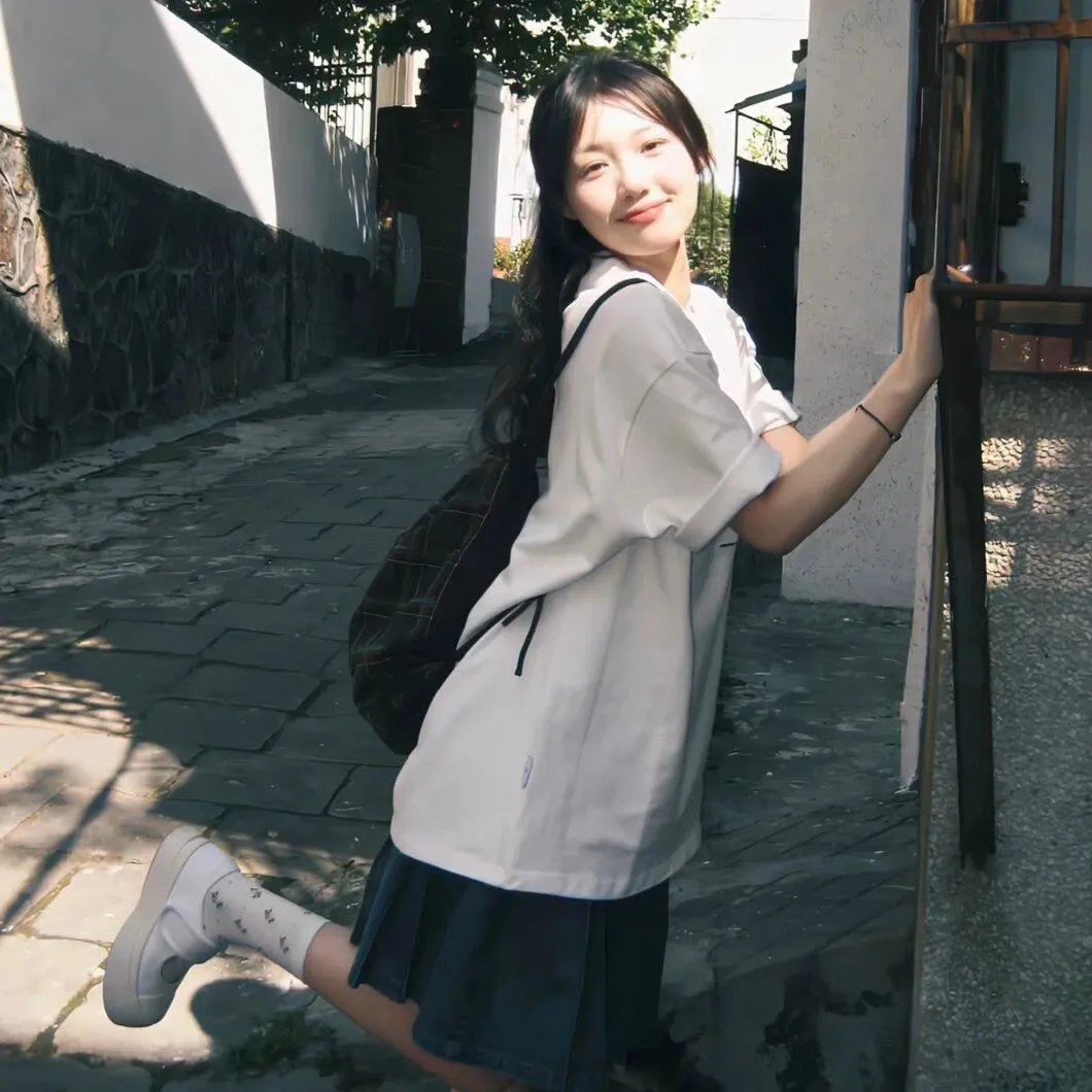 疯狂保姆海报